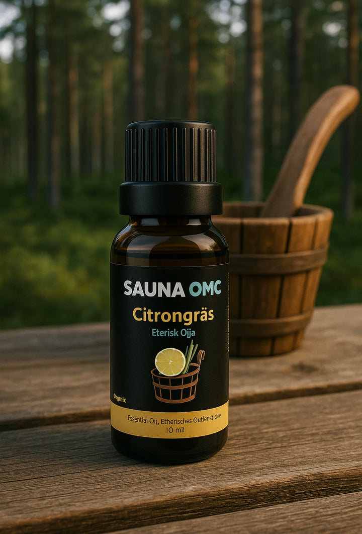 Eterisk olja med citrongräs för bastu, 10 ml flaska fotograferad utomhus i bastumiljö
