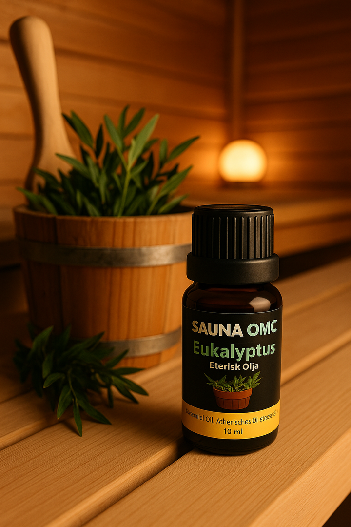 Eterisk olja med eukalyptus i bastumiljö, 10 ml flaska på bänken.